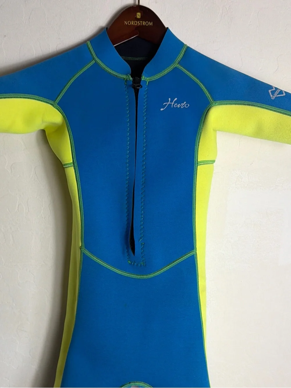 Hevto Kids Wetsuit Youth Size 10slim Shorty 2mm Neoprene Front Zip Short Sleeve